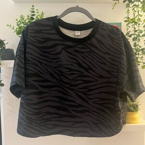 Old Navy Black and Olive Active Crop Top